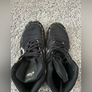 Size 2 wrestling shoe